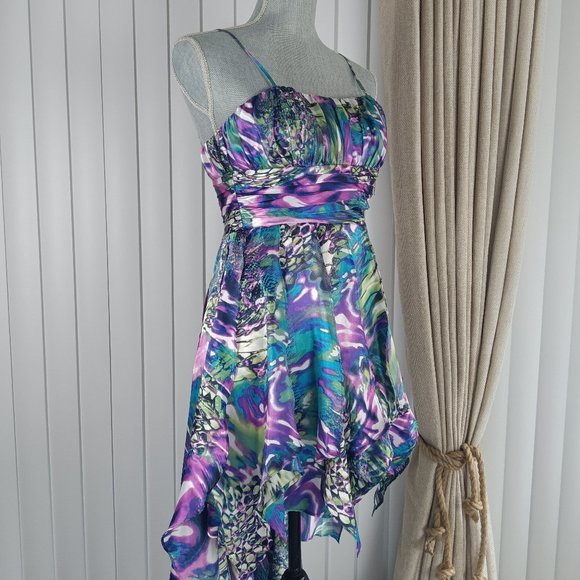 Stepping Out Dress. - Picture 3 of 11